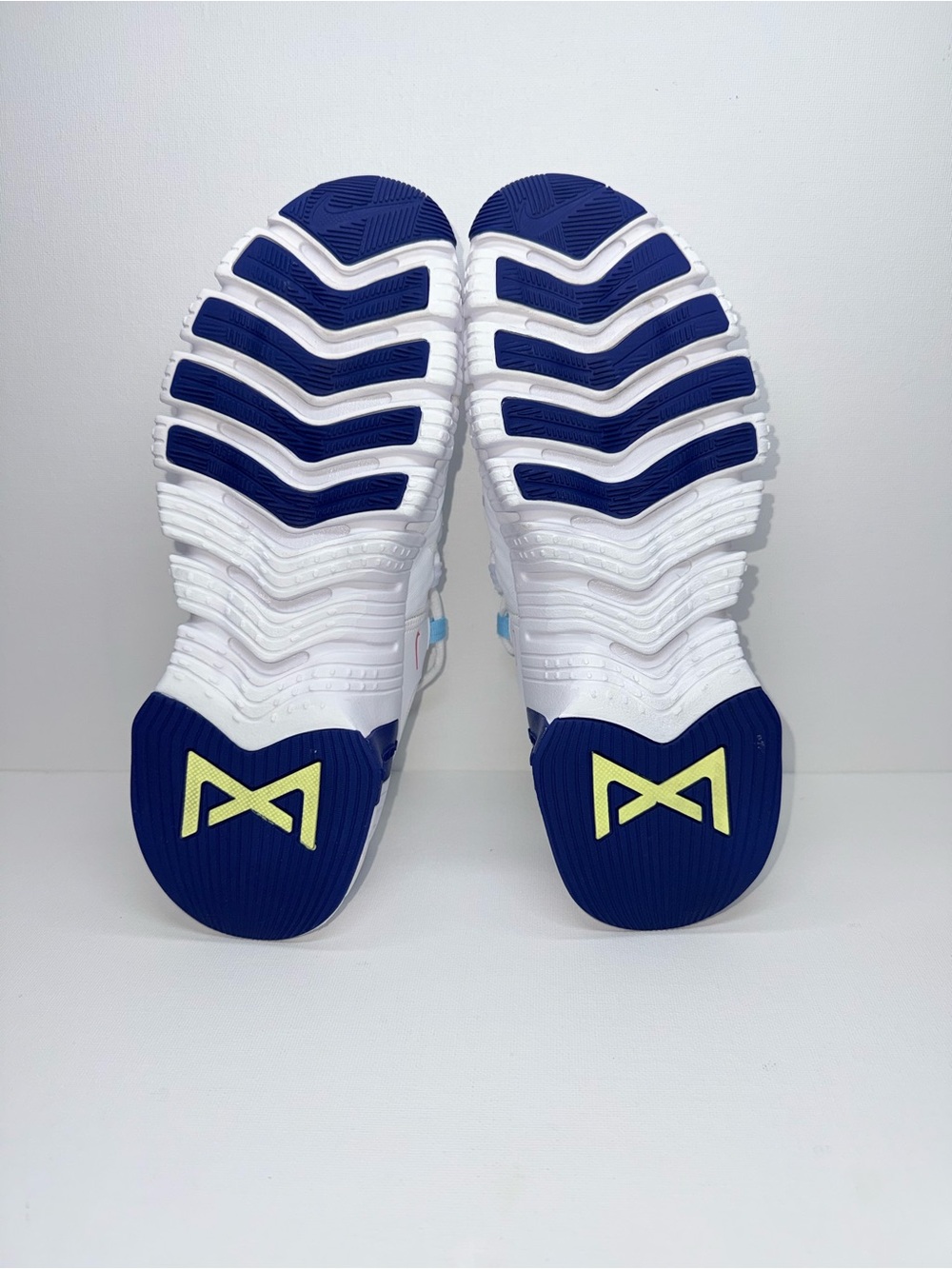 Nike METCON White Sneakers with Blue Accents and Pink Detail - Picture 4 of 7